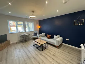Brand New, Peaceful Headington Home & Free Parking - Image 2