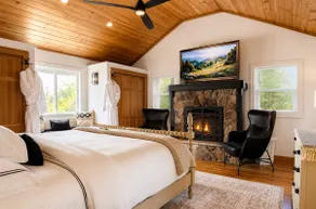 Private Lake view Cabin with Hot Tub, Fireplaces - Image 2