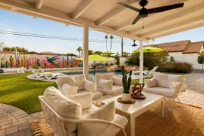 Villa w/heated pool & spa - Image 2