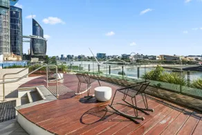 CBD Luxury River View & Fireworks 1Bed Apt The One - Image 5