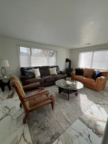 *Beautiful* Sunny West Glenwood Retreat - Image 3