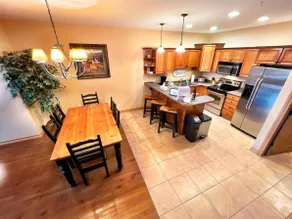 Alpine Retreat: 2BR Ski-In/Ski-Out Condo with Private Hot Tub - Image 3