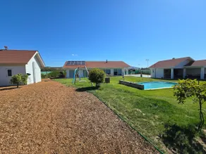 Great house for 14! Pickleball court, karaoke, and more - Image 3