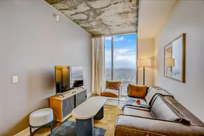 Dog-friendly getaway 1BR Natiivo Austin 21st-Floor - Image 2