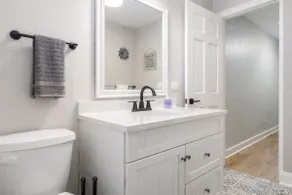*The Heron House*/King Bed/Spacious/Remodeled/ - Image 5