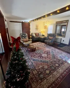 Charming & Cozy River Front Cabin- Close to ski mountains. Ski,Fish,Swim & Hike! - Image 3