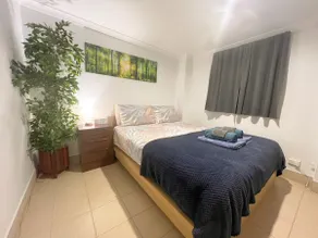 Cosy, private guest house with pool and private parking - Image 5