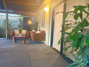 Cosy, private guest house with pool and private parking - Image 4