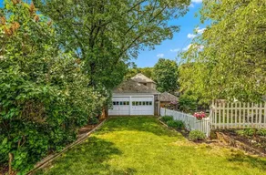 Boston Modern 4BR/3BA | Free Parking | Near Train - Image 3