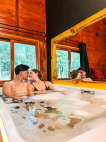 Chalet, hot tub, and breakfast included - Image 5