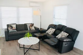 Los Angeles Gem- Heart of Monterey Park - Image 2