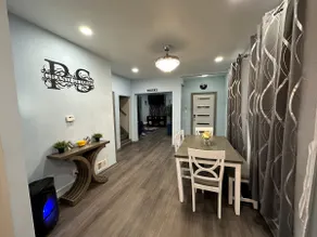Downtown (5min)Adults Only-Hot Tub (No Parties) - Image 5