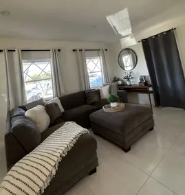 Contemporary - Cozy- 2 BDR House - Image 4