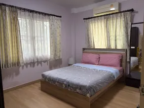 Entire 3 BR (4 beds) house & Lot of amenities - Image 3