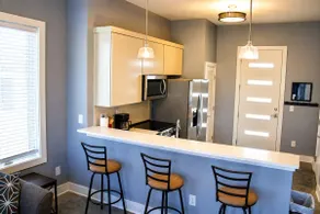 Vandy Midtown Condo l Washer Dryer and Free Parking - Image 4