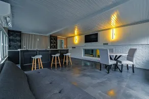 Luxury at its finest (Windsor) Swimming Pool - Image 4