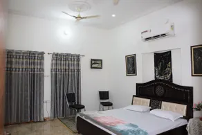 Salasar Sadan - Image 3