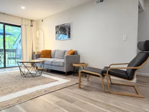 Midtown Oasis! 2BR Condo King/Queen-10 Min To City - Image 2