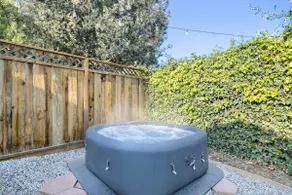 NewRemodel 3BR | HotTub, Yard, King bed, Fast Wifi - Image 4