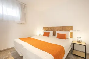 Dobo Soho 2Bed 4Pax 1Bathroom with terrace - Image 5