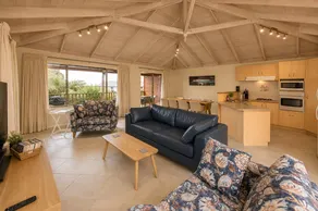 Old Dunsborough Winter Retreat - Image 2