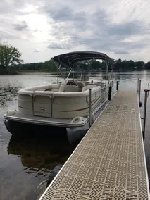 Private Lake Front Home With Pontoon Rental Available On Property - Image 2