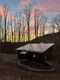 Poplar View- Romantic, Eco-Cabin w/hot tub - Image 5