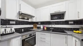 Castle Cove - 1 Bedroom Apartment - Tenby - Image 2
