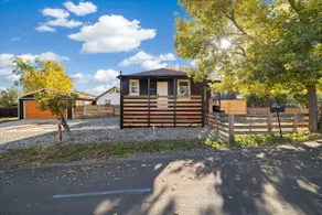 Peaceful Home w/ 4BR, Big Yard and amazing art - Image 2