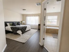 Newly remodeled with creek view - Image 2