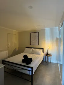 Cozy one-bedroom - Image 3
