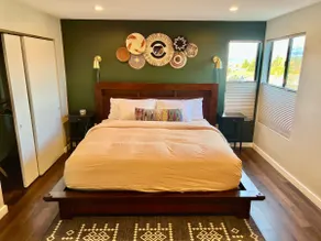 Stunning Views! - 3 Bedroom Hideaway with King Bed - Image 3