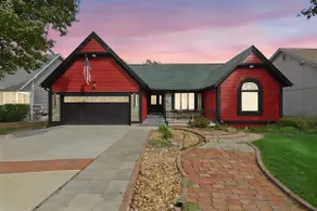 Best Value KC! 6 bedroom/5 bath/11 bed w/4 ensuite - Image 2