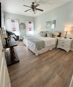 The Lakeside Oasis Condo: On the Lake! - Image 3