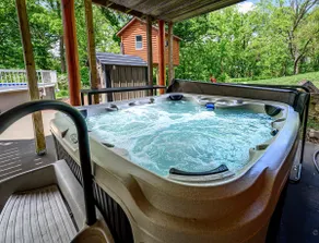 Wonder Bear Lodge - Hot Tub | 6 King Beds | Sleeps 16 | Private Heated Pool - Image 4
