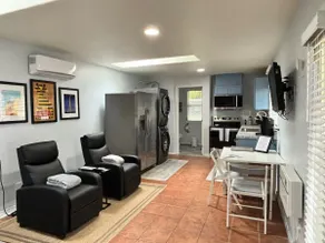 The Bungalow, Your Private Retreat &10 Min to PDX - Image 5