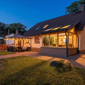 Wellness paradise with sauna and hot tub - Image 2