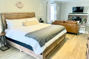 Spacious Ivy Hills Home | Hot Tub • Fenced Yard - Image 3