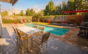 Villa Sara avec sa piscine et jardin - Image 4