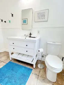 * Entire House * Ample Parking *Quiet Neighborhood - Image 4