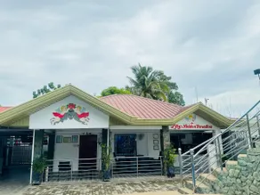 Guesthouse in Cauayan with Stunning Pool - Image 3