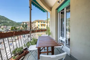 Modern house in the center of Recco with Parking - Image 3