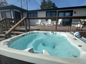 Rimview Haven: Hot Tub & access Waterfall Trail! - Image 5