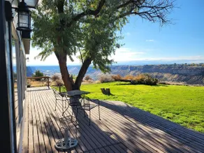 Rimview Haven: Hot Tub, Views, Waterfall Trail! - Image 4