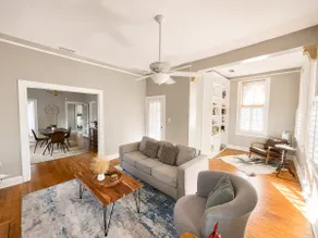 Charming space near dinning, parks, entertainment - Image 4