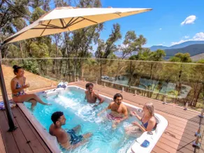 Kangaroo Lodge - Spacious & Luxurious - Image 4