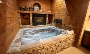 *Cozy Cabin Near Town! *Hot Tub! Views! Jacuzzi!* - Image 4