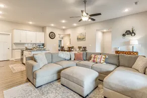 Family-Friendly Ozark Villa - Centrally Located - Image 5