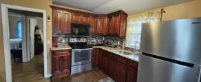 Spacious 2-Bedroom • Close to Train • Quiet &Clean - Image 5