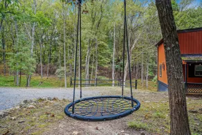 Red Bud Acres ~ Spacious Family Cabin ~ Fast WiFi - Image 3